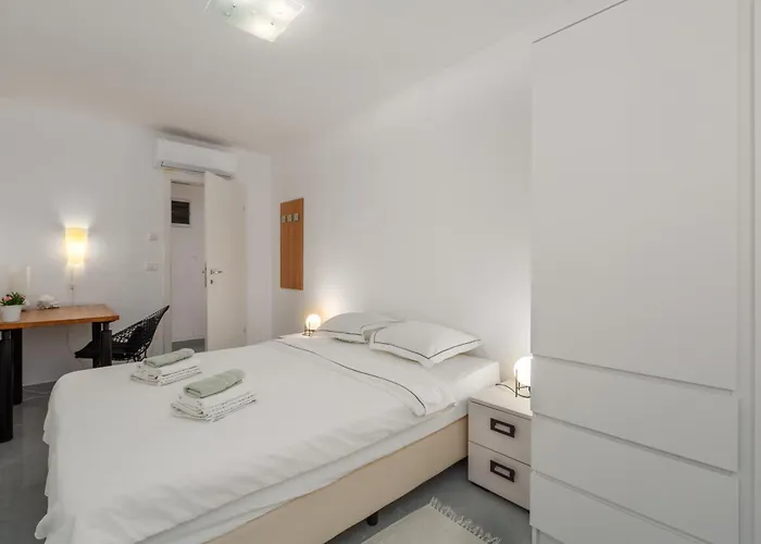 Sky By Seeadria Agency Apartman