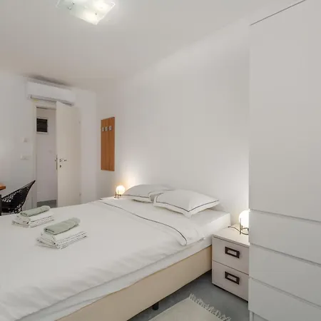 Sky By Seeadria Agency Apartment