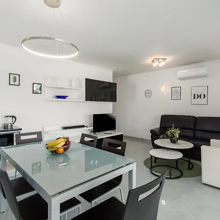Apartment Sky By Seeadria Agency *
